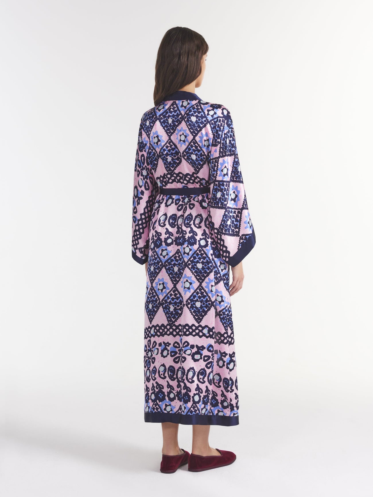 Load image into Gallery viewer, Silk Kimono Robe in Quartz Batik
