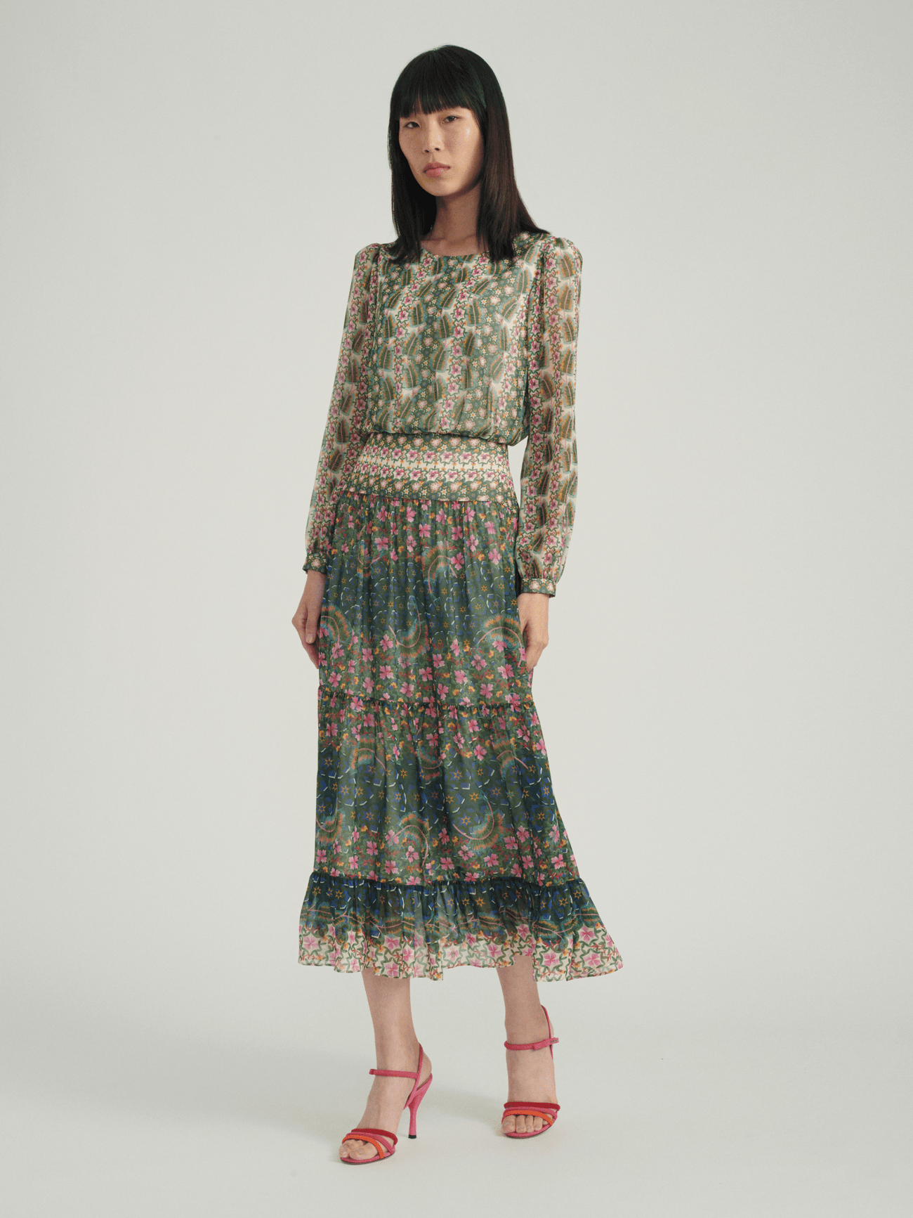 Load image into Gallery viewer, Isabel Dress in Sorrel Star print