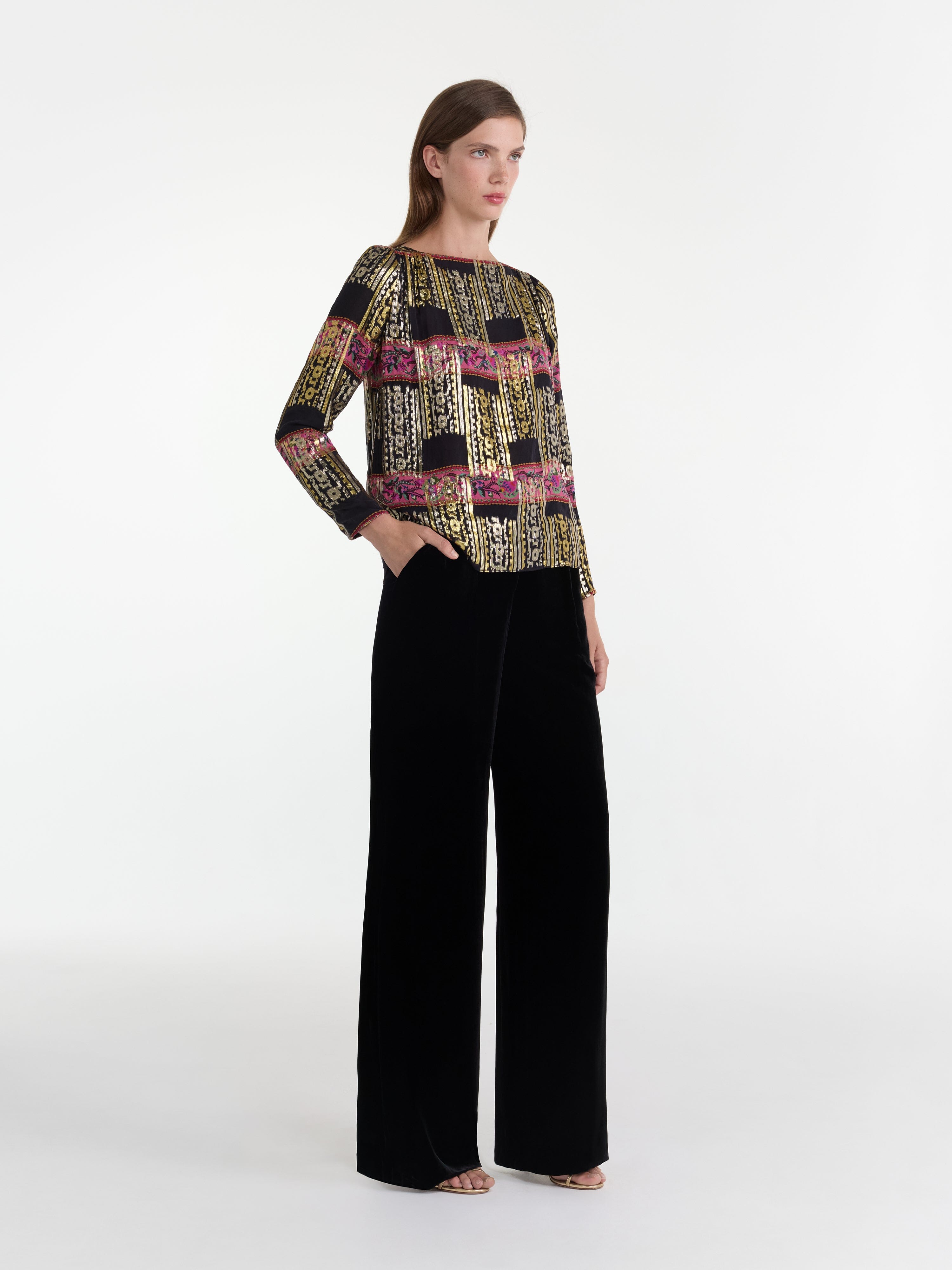 Kerri Top in Budapest Lineae