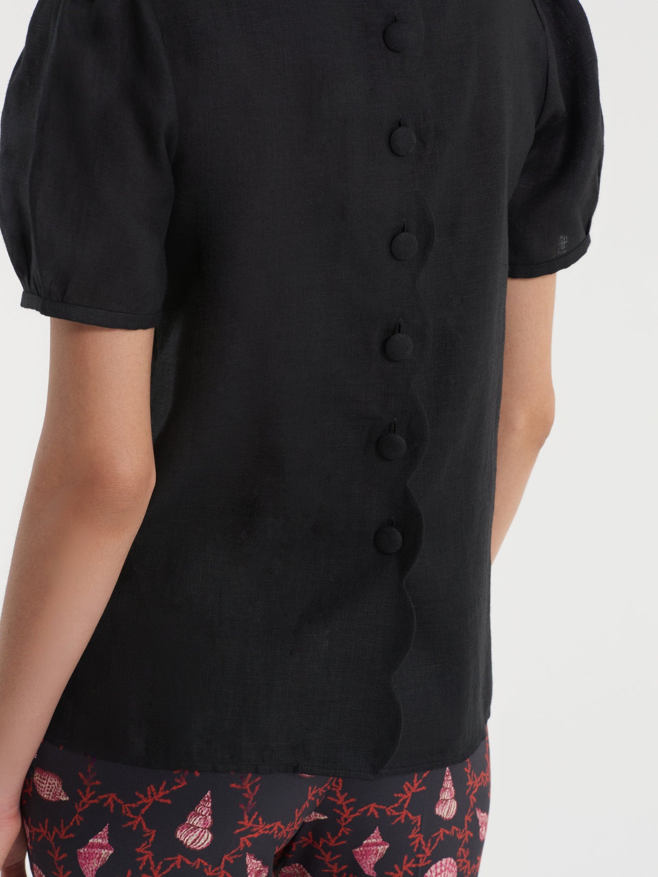 Load image into Gallery viewer, Marlowe B Top in Black Shell Embroidery