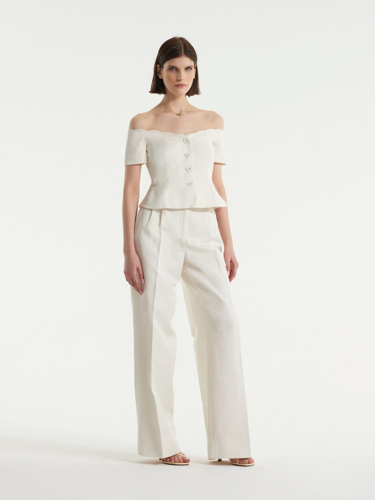Load image into Gallery viewer, Clementine Scallop Top in Cream