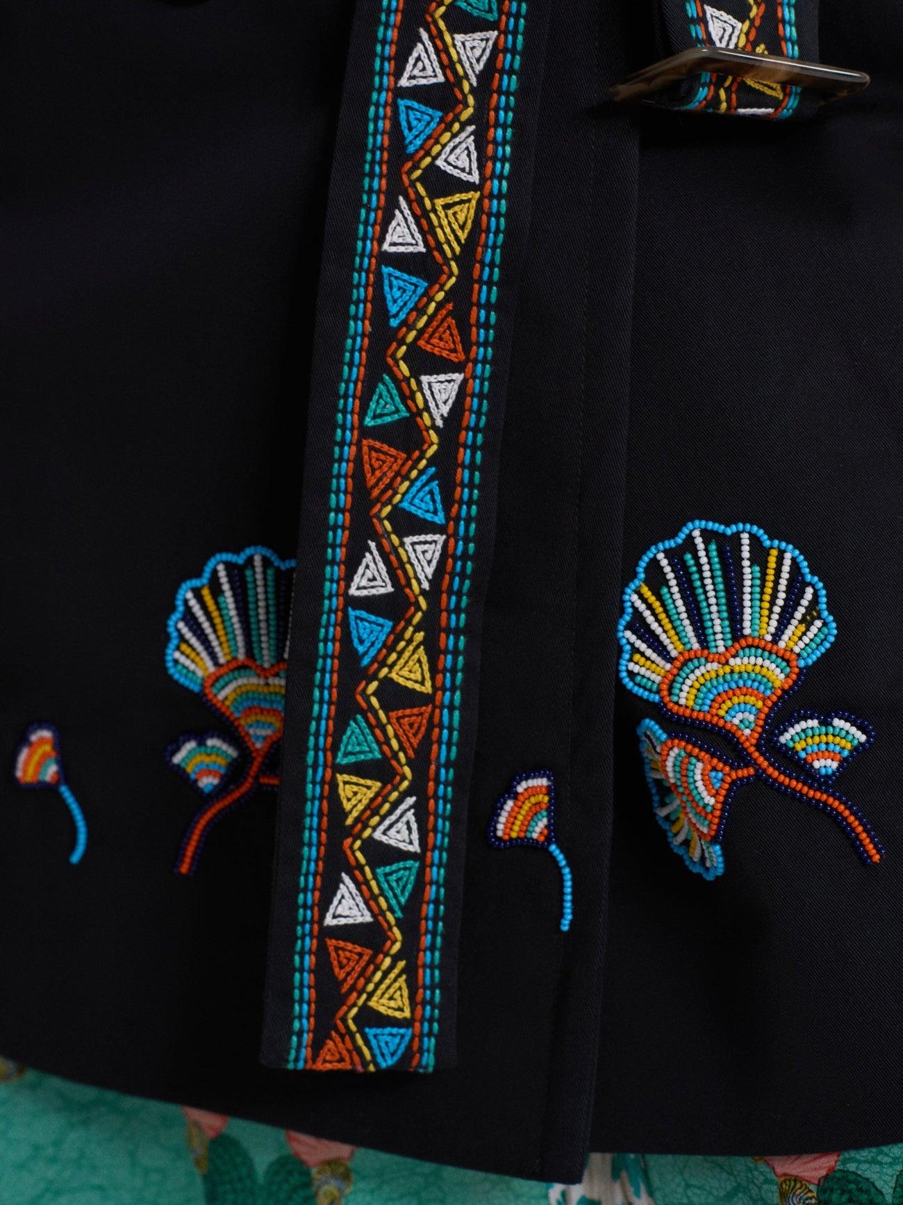 Load image into Gallery viewer, Short Trench Black with Shell Embroidery