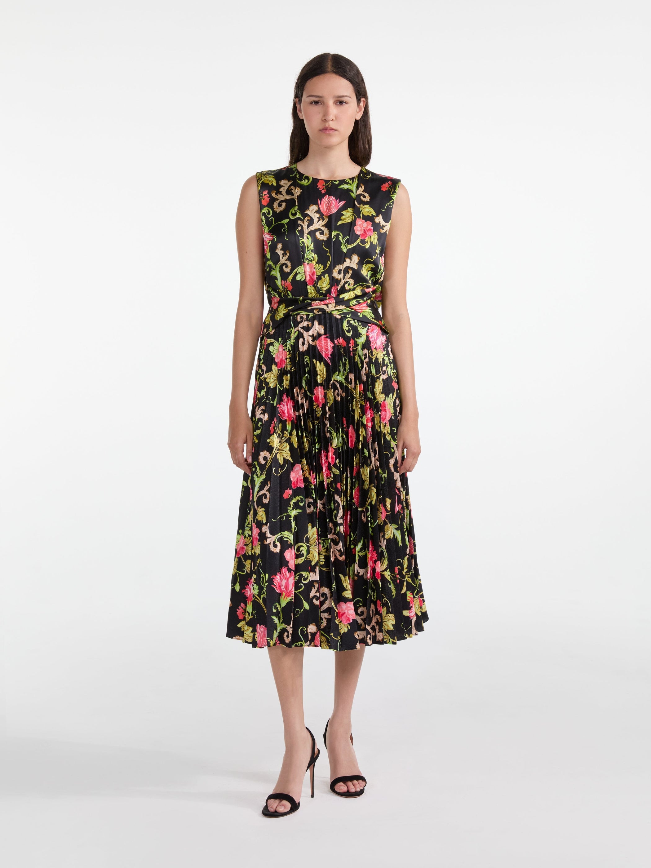 Gwen B Dress in Mandevilla Noir