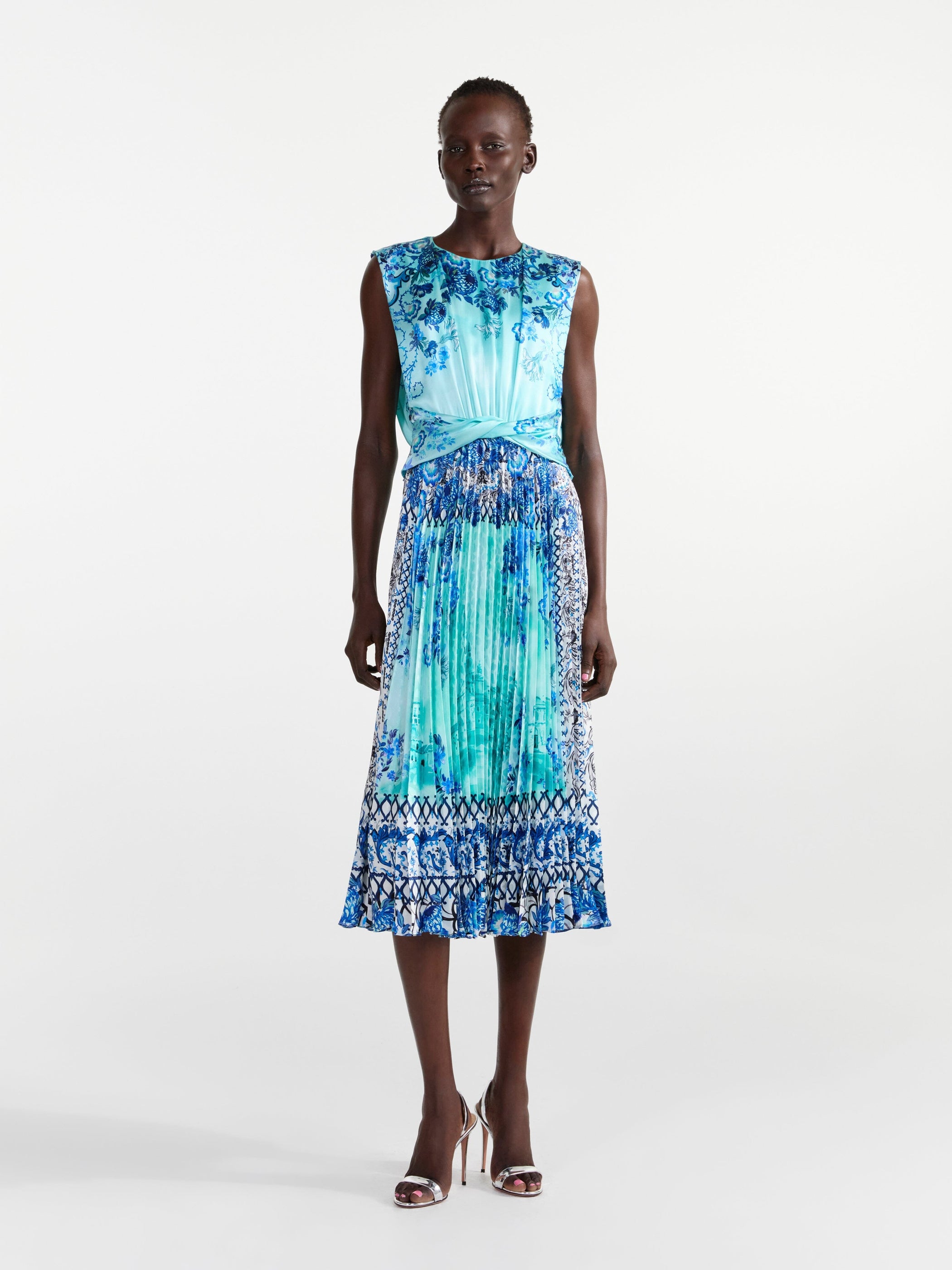 OUTLET ARCHIVE SALONI OUTLET ARCHIVE SALONI
