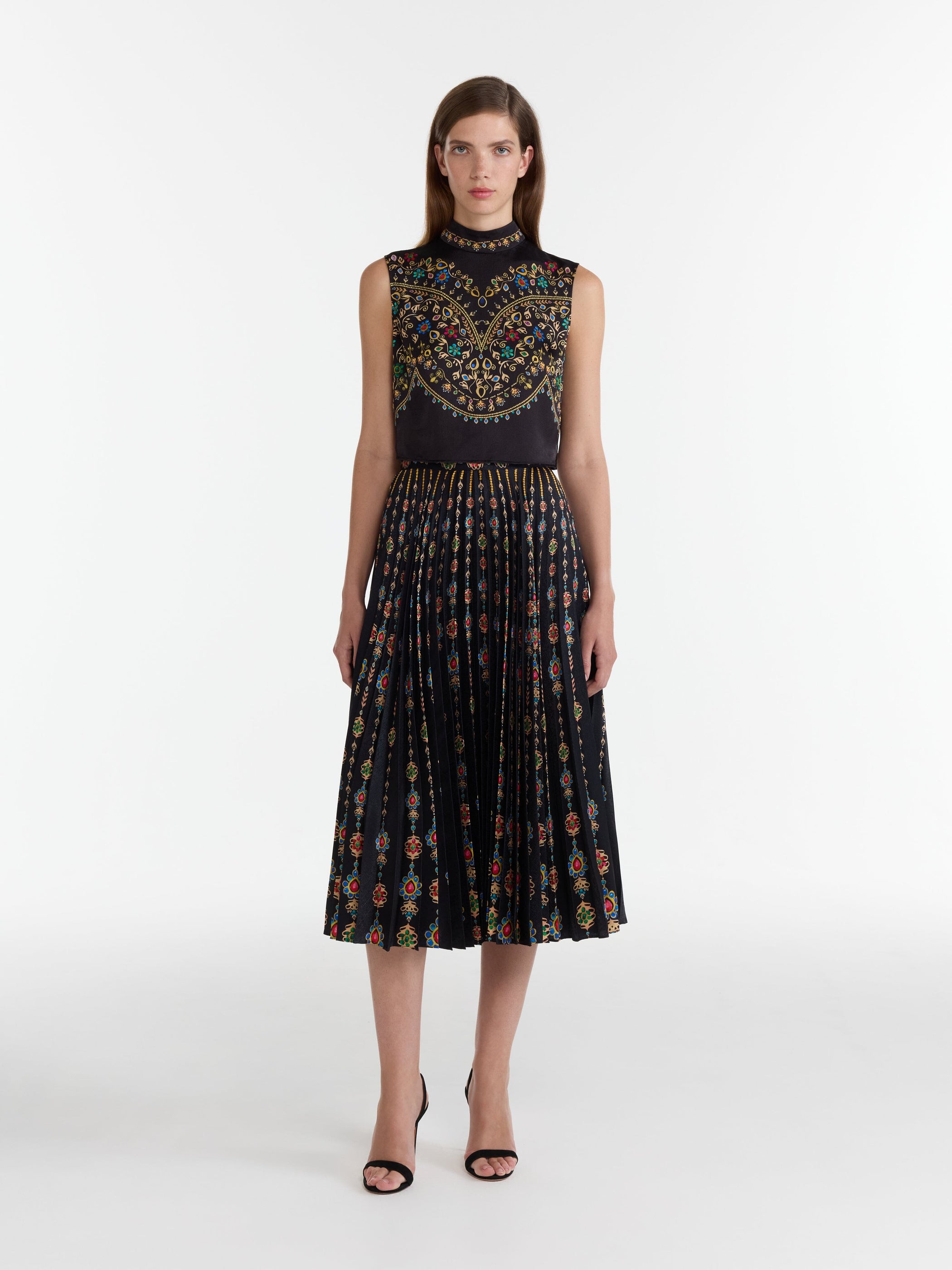 Ren Top in Pendant Border