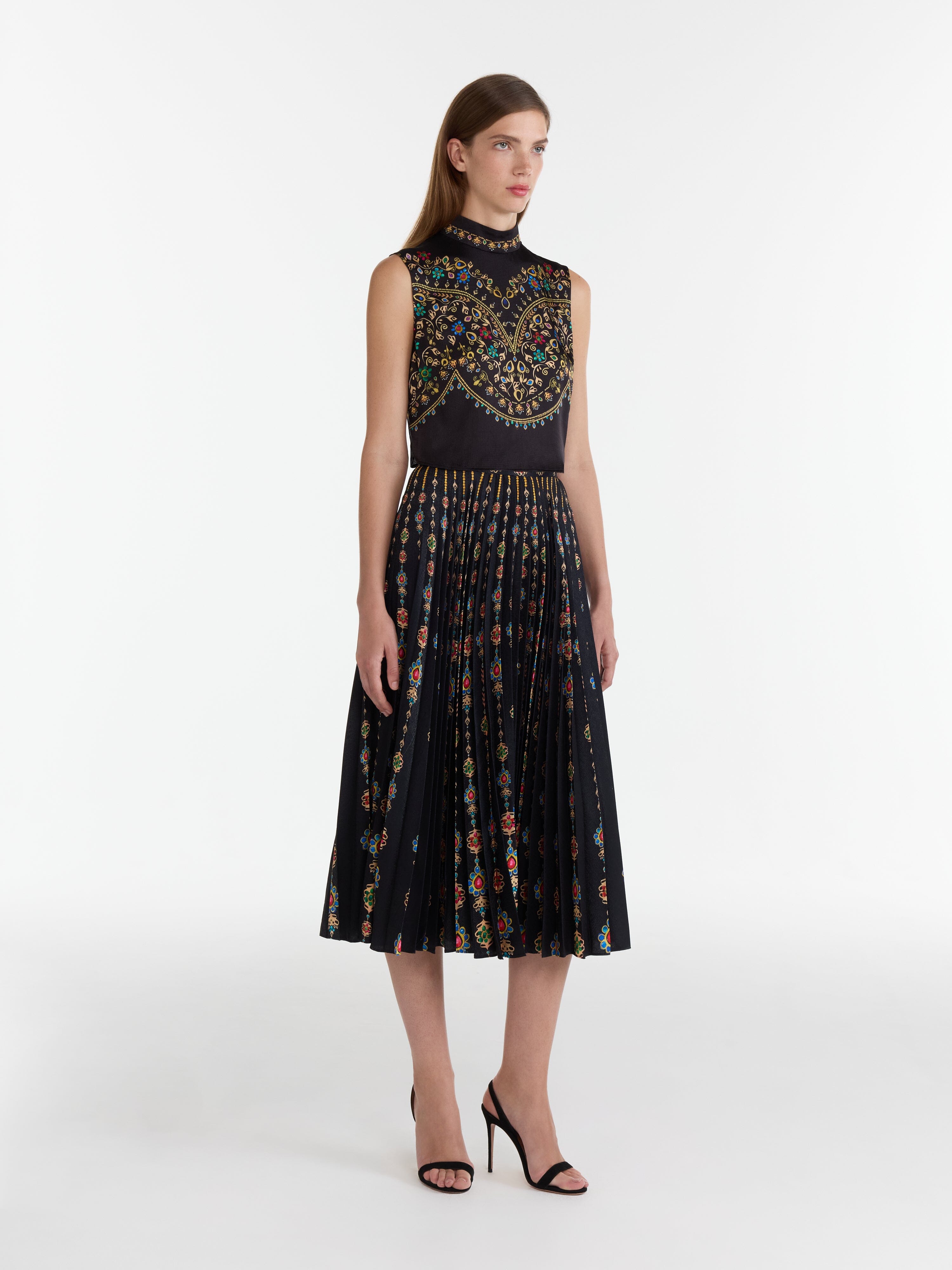 Ren Top in Pendant Border