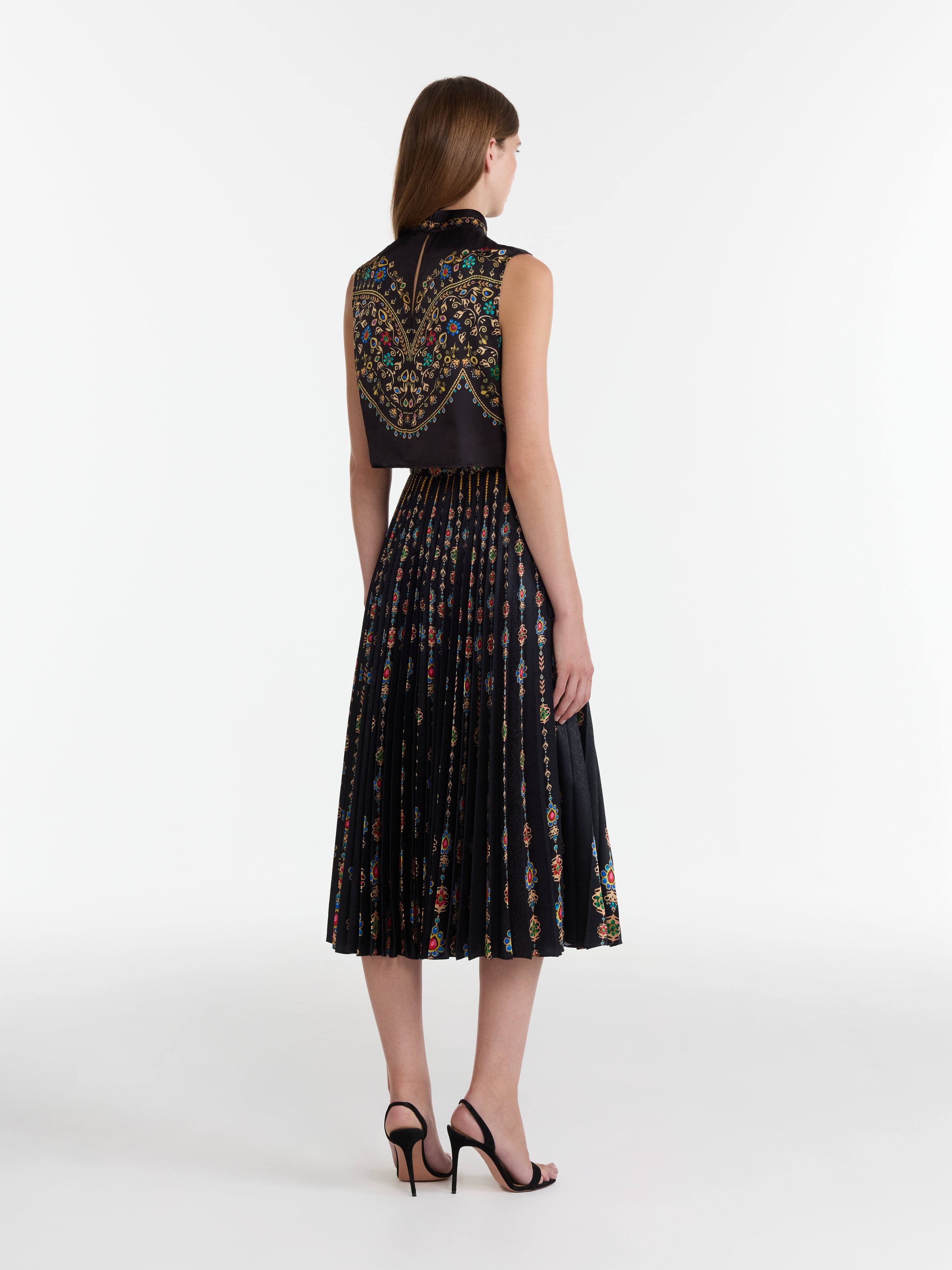 Ren Top in Pendant Border