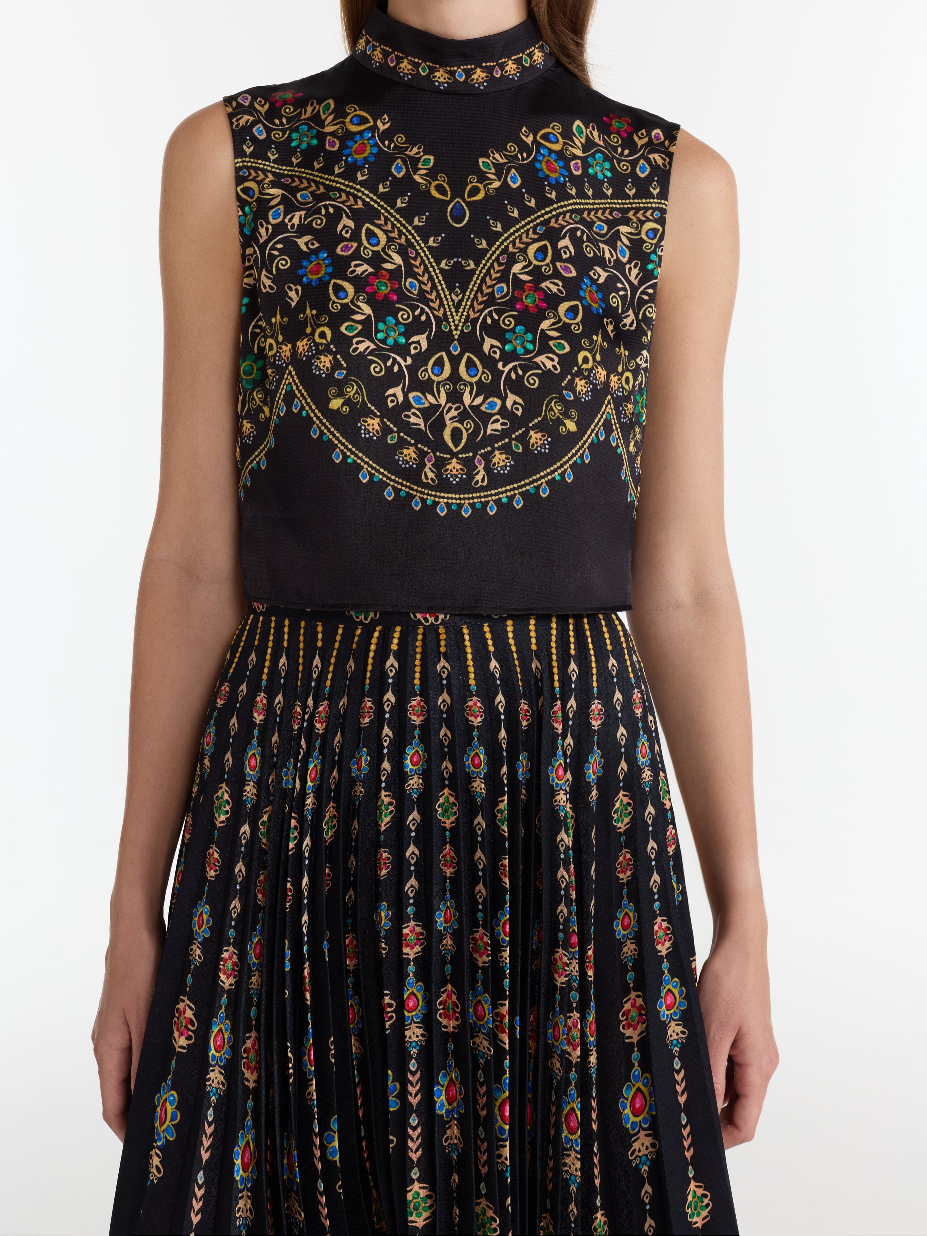 Ren Top in Pendant Border