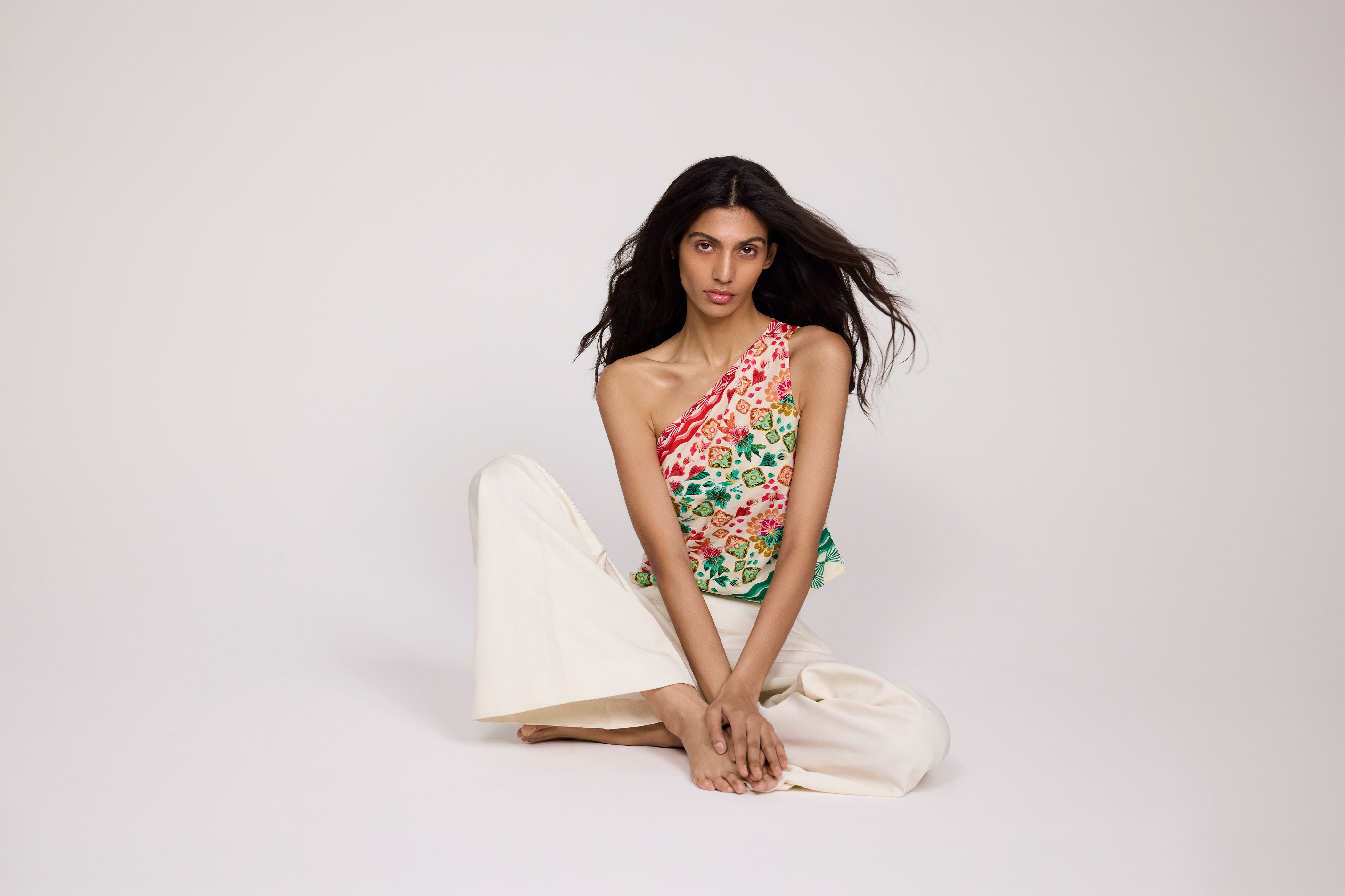 SALONI