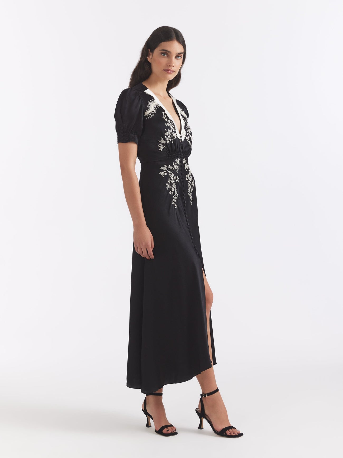 Lea Long Dress in Black Pleated Bouquet – SALONI
