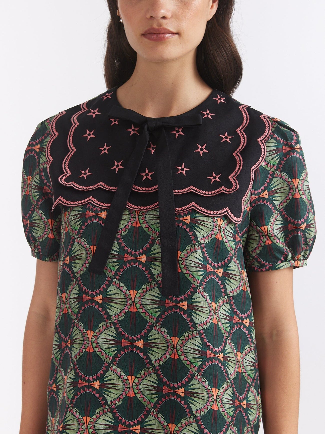 Load image into Gallery viewer, Marlowe B Top in Myrtle Black Embroidery