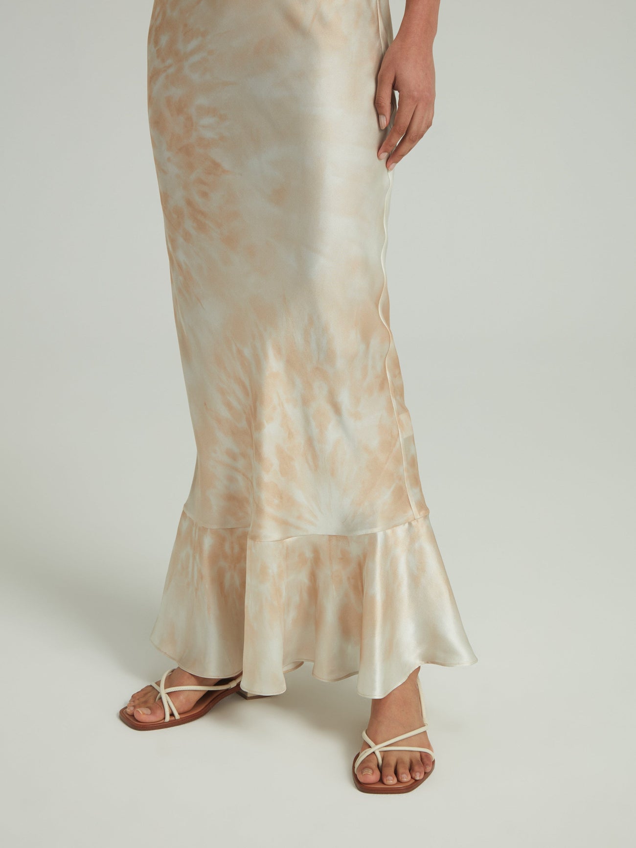 Load image into Gallery viewer, Venyx Mimi B Dress in Echo Cream