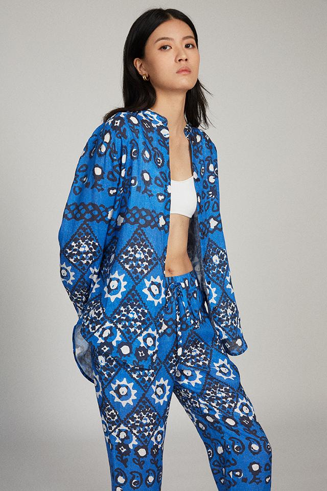Bobbi Shirt in Blue Batik print