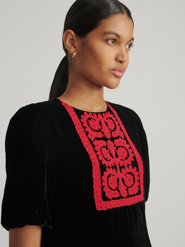 Load image into Gallery viewer, Gracie Top in Black with Scarlet Applique